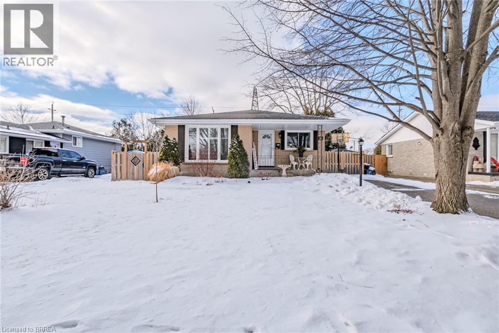 18 LINDEN Avenue, Brantford, Ontario