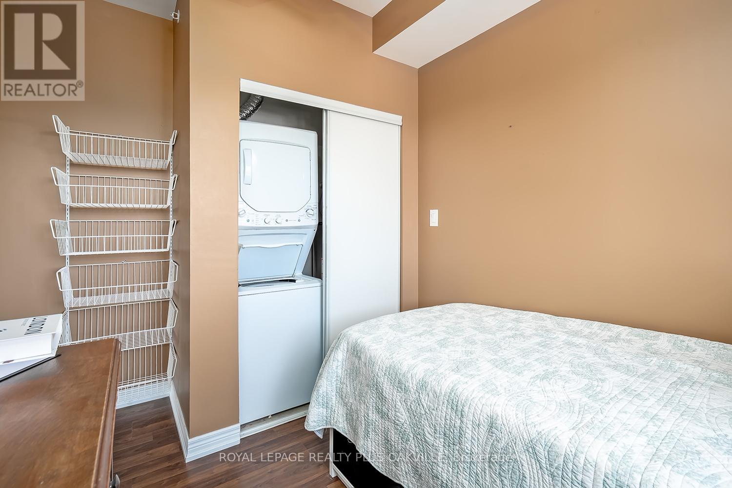 401 - 73 Washington Avenue, Oakville, Ontario  L6K 1W5 - Photo 13 - W12839578