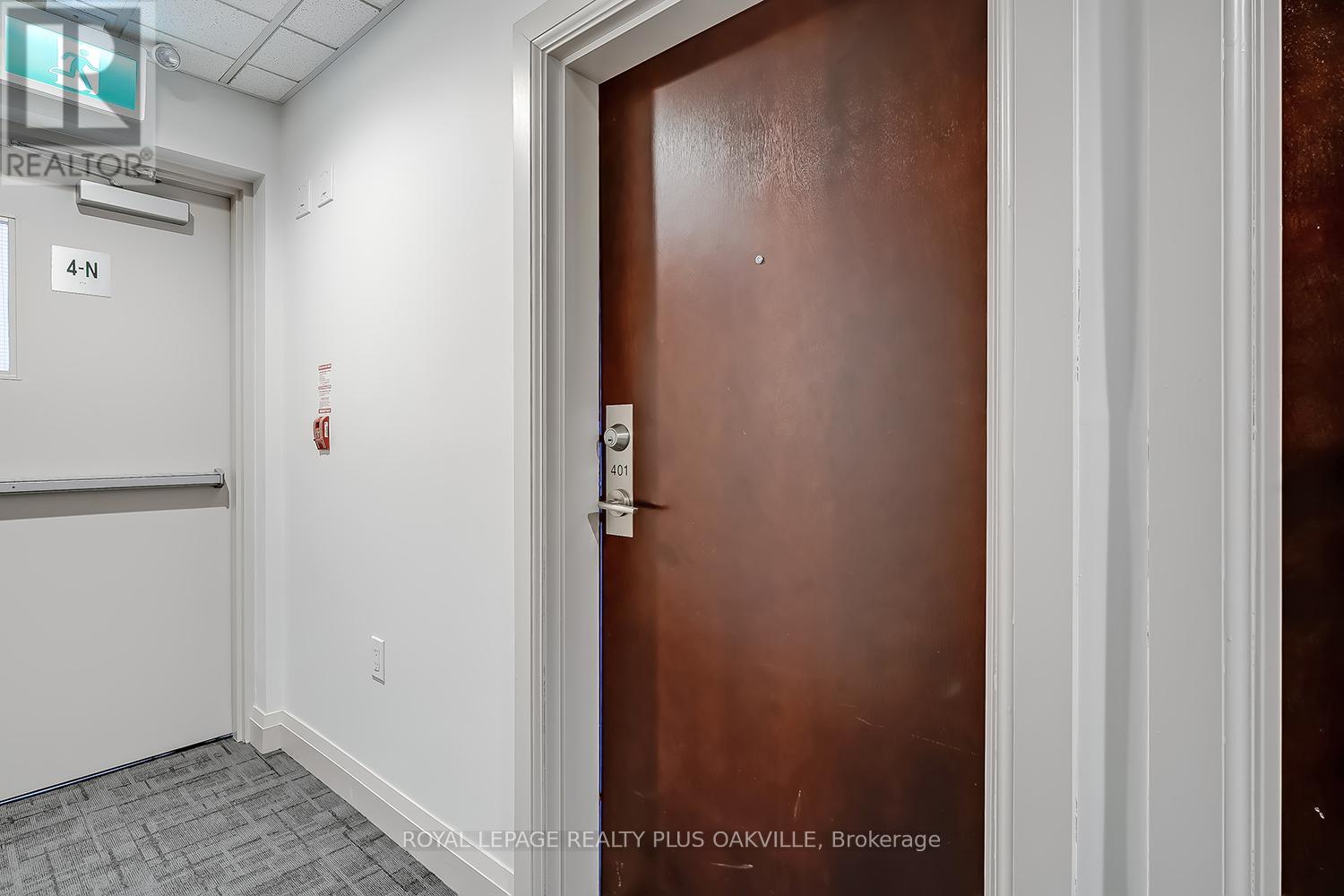 401 - 73 Washington Avenue, Oakville, Ontario  L6K 1W5 - Photo 4 - W12839578