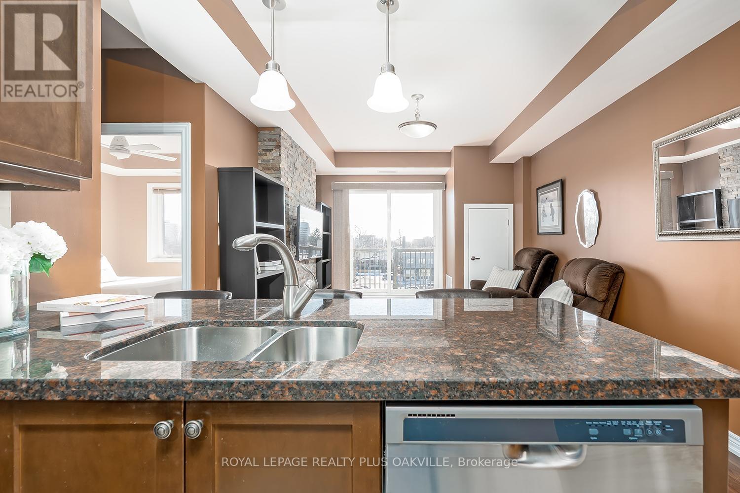 401 - 73 Washington Avenue, Oakville, Ontario  L6K 1W5 - Photo 6 - W12839578