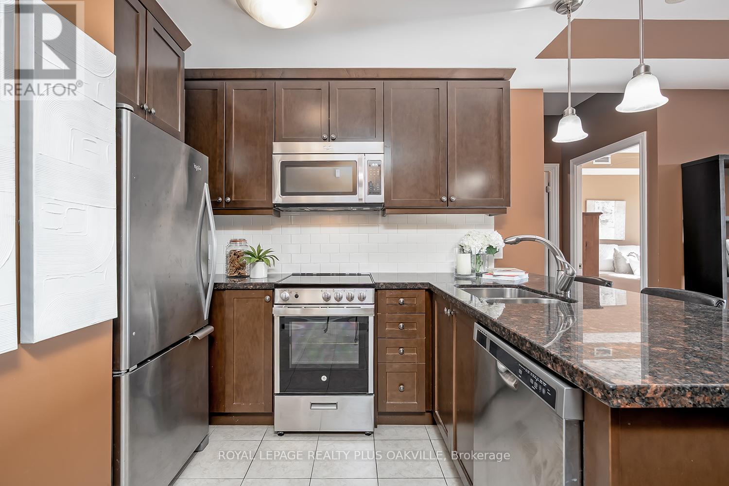 401 - 73 Washington Avenue, Oakville, Ontario  L6K 1W5 - Photo 7 - W12839578