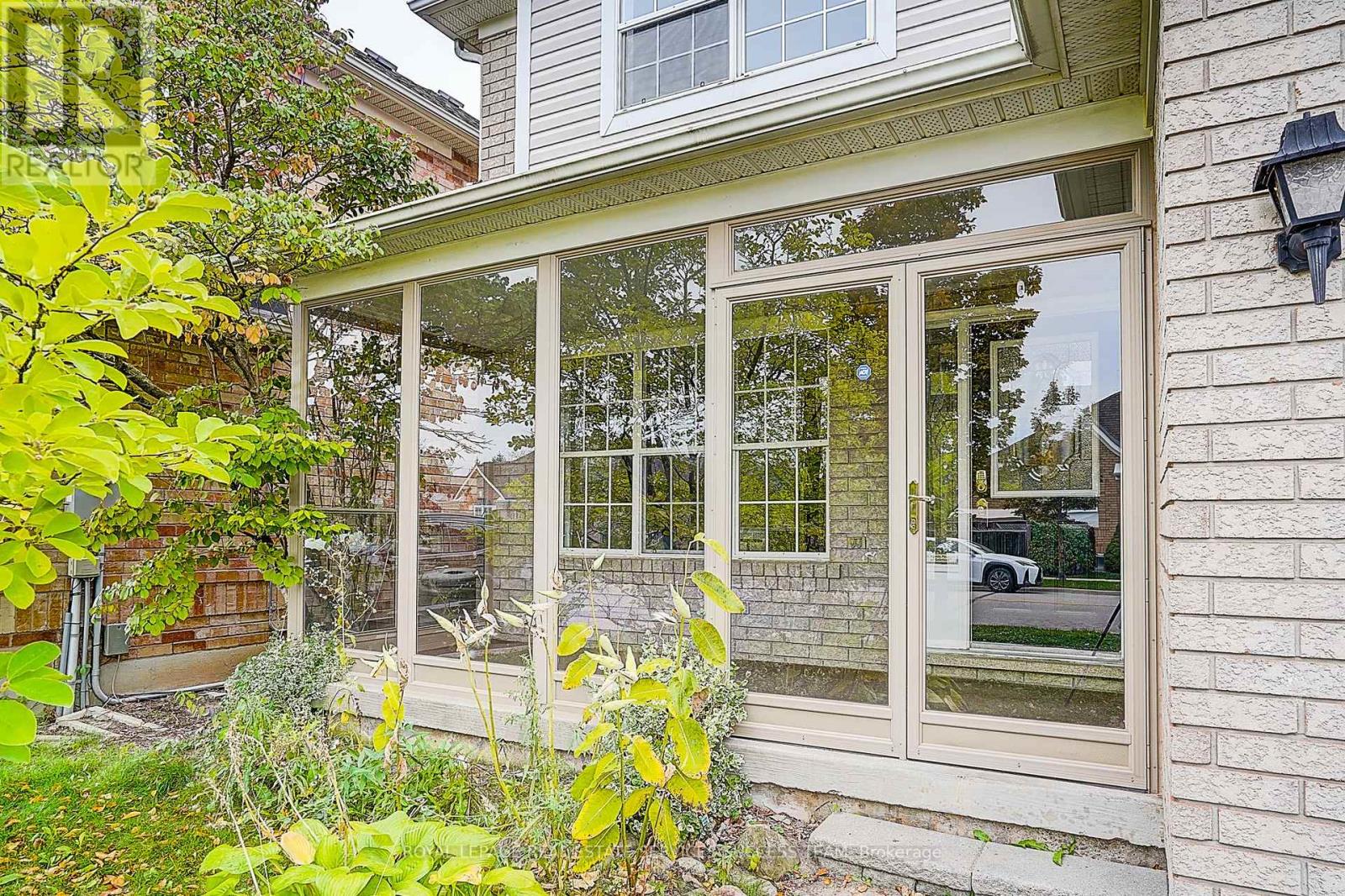 1652 Beaty Trail, Milton, Ontario  L9T 5Z7 - Photo 2 - W12839596