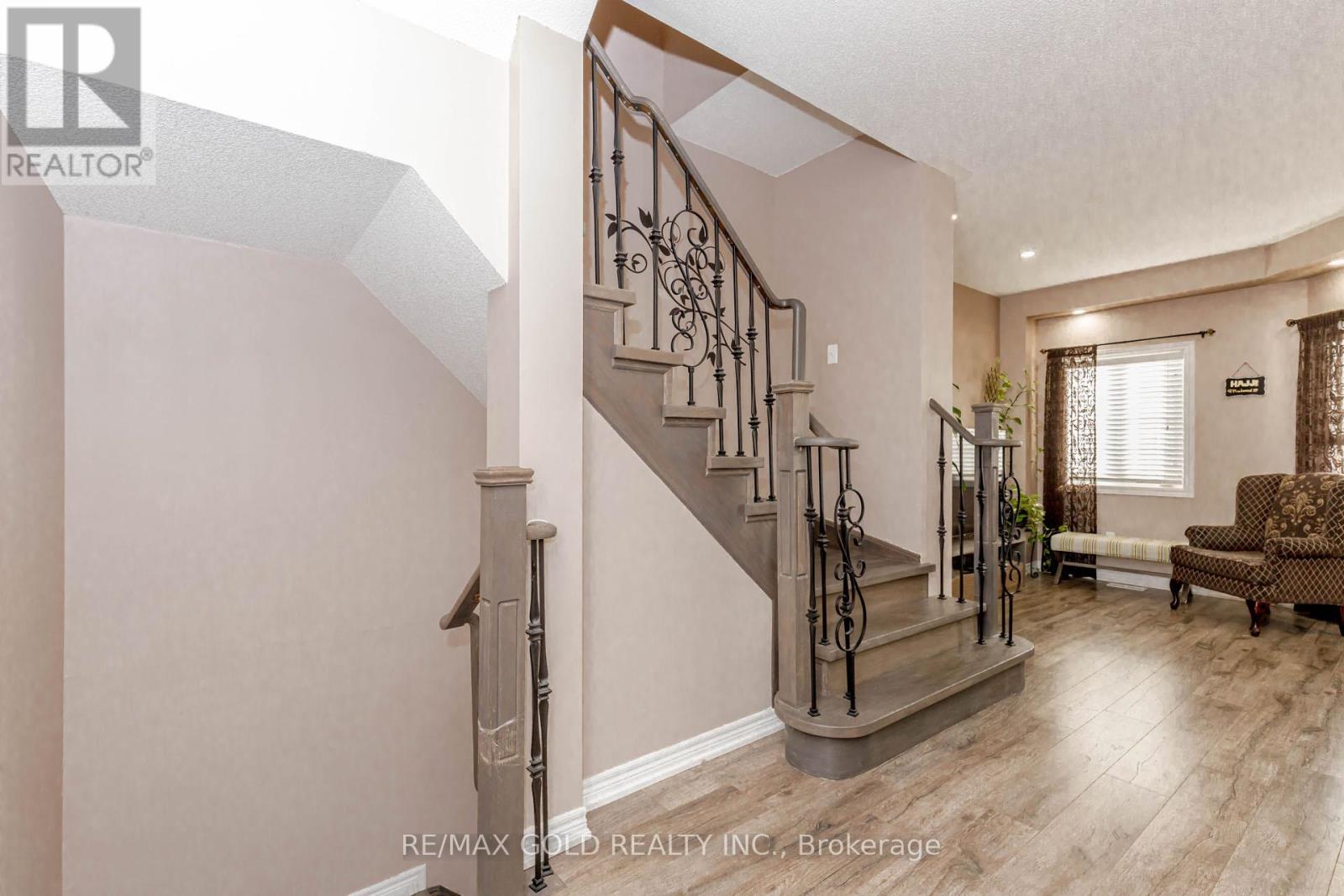 6 October Place, Brampton, Ontario  L6Y 0R6 - Photo 11 - W12839632