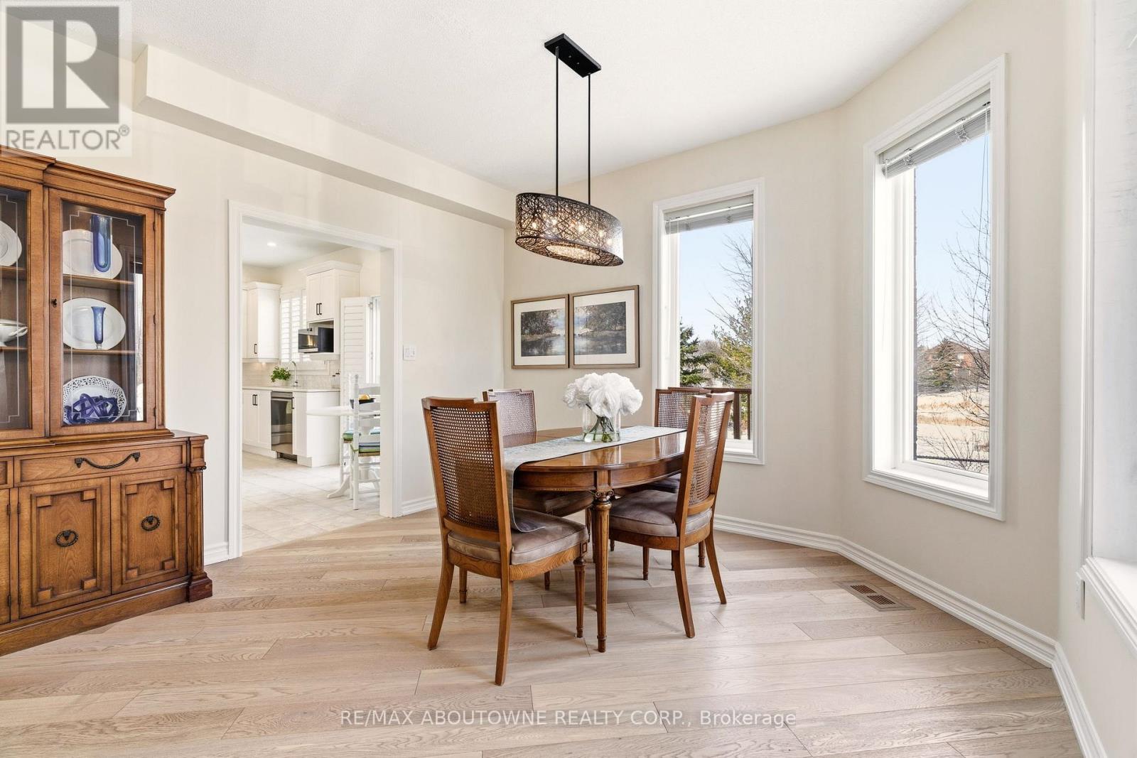 34 - 300 Ravineview Way, Oakville, Ontario  L6H 7J1 - Photo 22 - W12839656