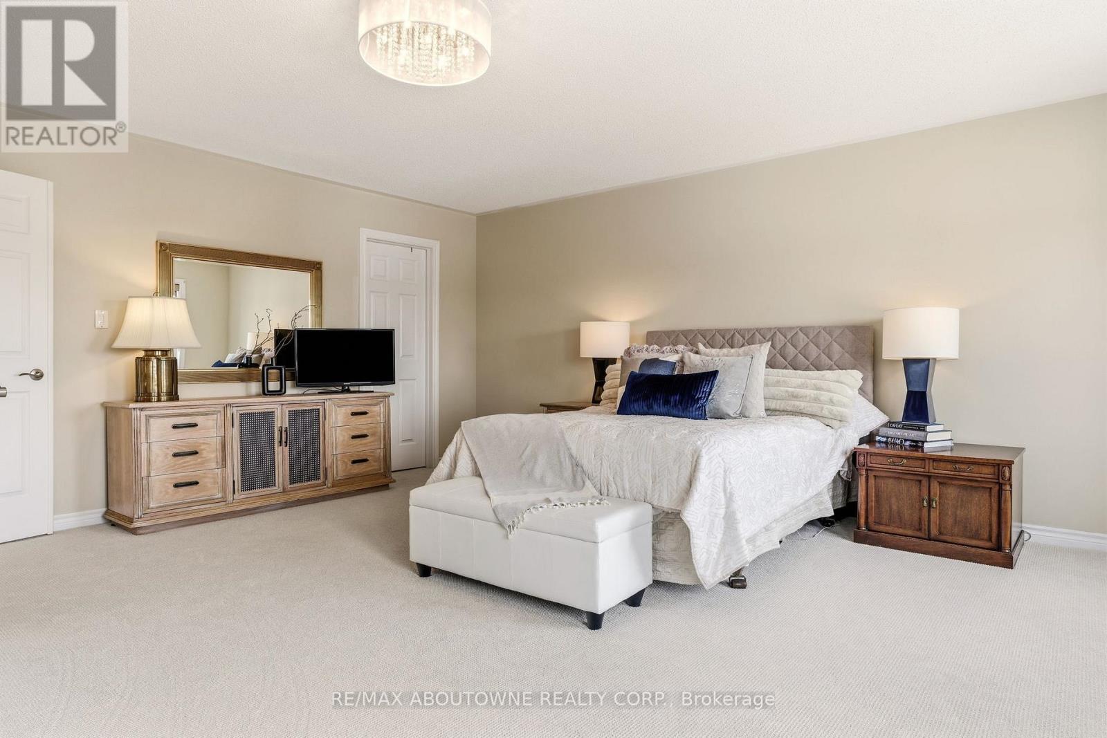 34 - 300 Ravineview Way, Oakville, Ontario  L6H 7J1 - Photo 29 - W12839656