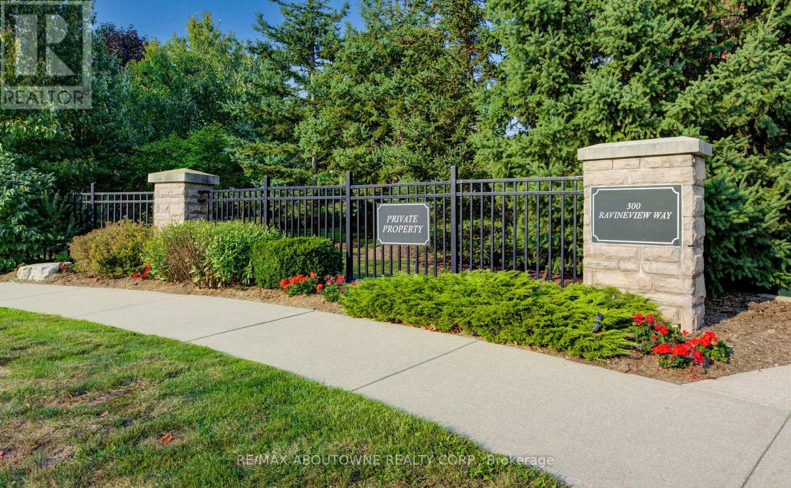 34 - 300 Ravineview Way, Oakville, Ontario  L6H 7J1 - Photo 3 - W12839656