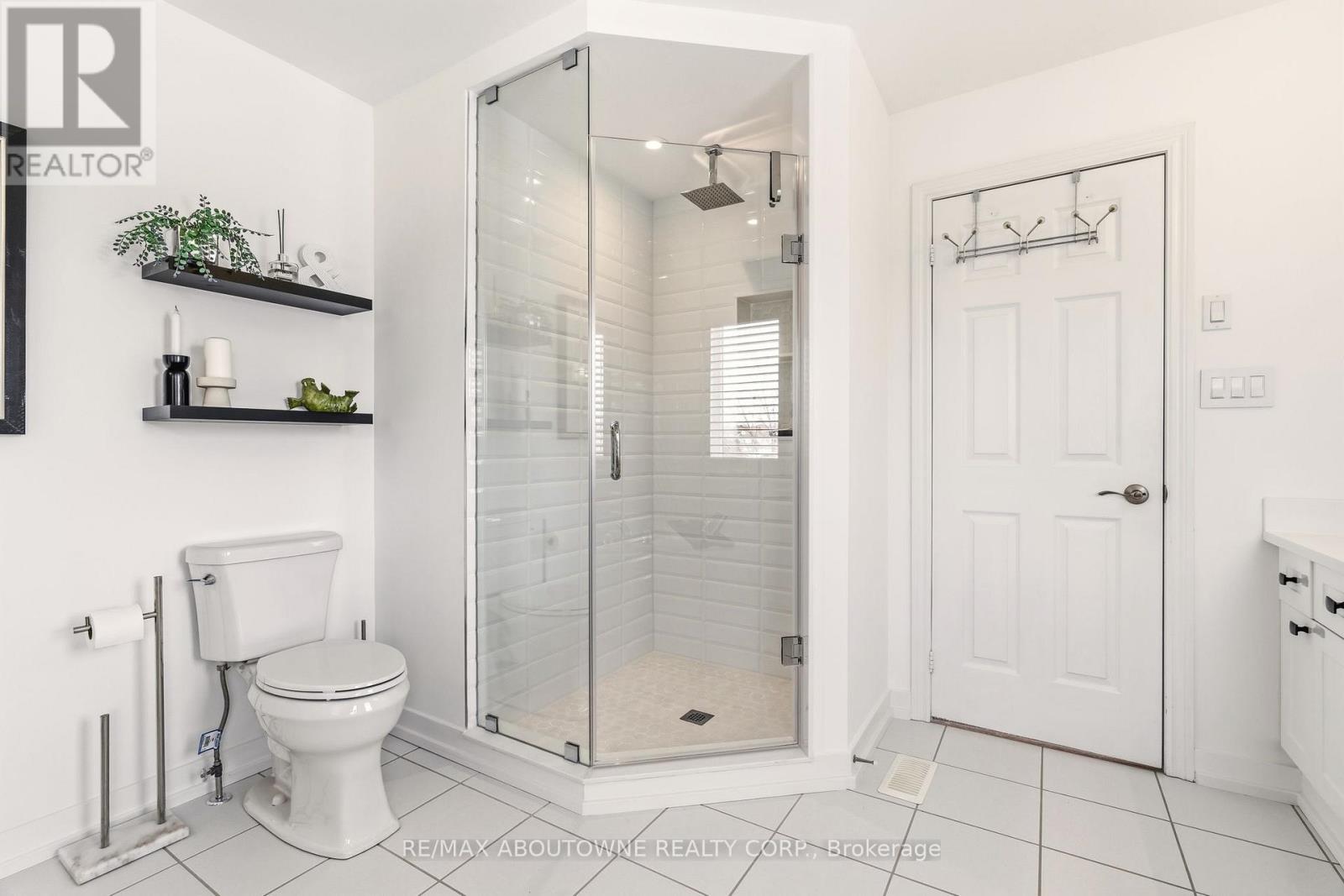 34 - 300 Ravineview Way, Oakville, Ontario  L6H 7J1 - Photo 32 - W12839656