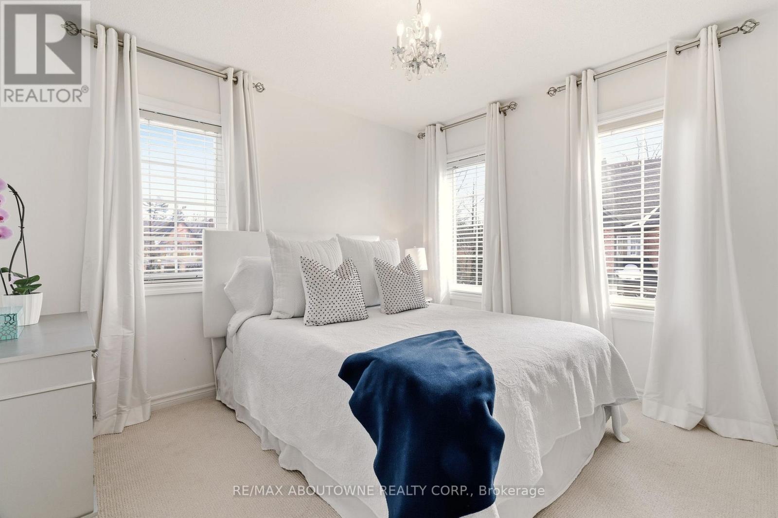 34 - 300 Ravineview Way, Oakville, Ontario  L6H 7J1 - Photo 34 - W12839656