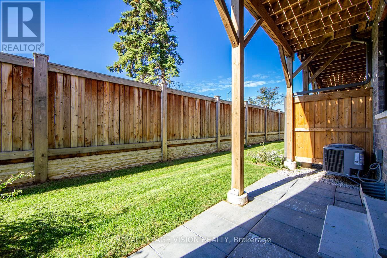 14 Folcroft Street, Brampton, Ontario  L6Y 0B6 - Photo 11 - W12839668