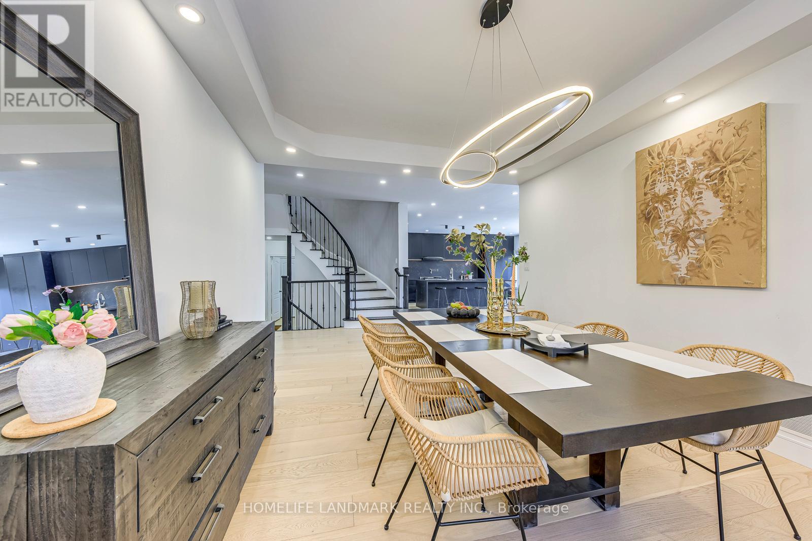 1516 Pinery Crescent, Oakville, Ontario  L6H 7J9 - Photo 10 - W12839670