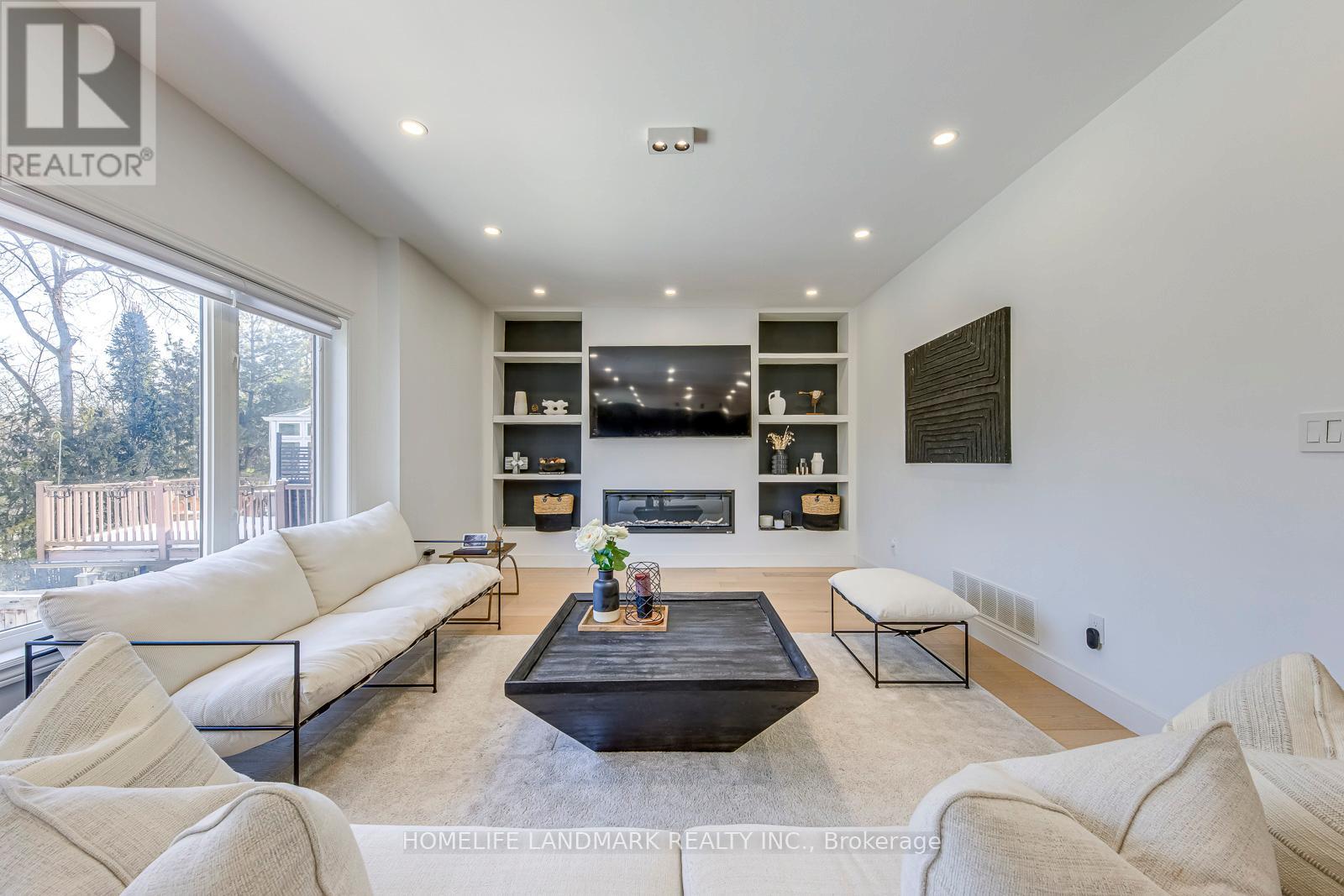 1516 Pinery Crescent, Oakville, Ontario  L6H 7J9 - Photo 12 - W12839670