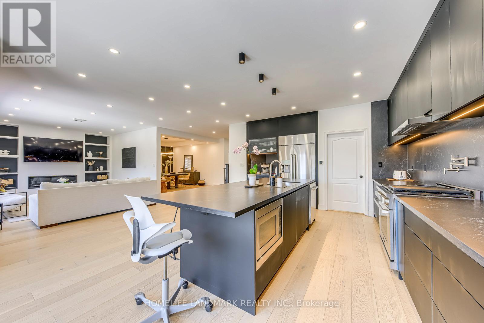 1516 Pinery Crescent, Oakville, Ontario  L6H 7J9 - Photo 17 - W12839670