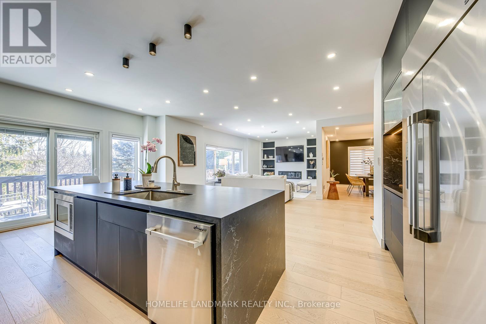 1516 Pinery Crescent, Oakville, Ontario  L6H 7J9 - Photo 19 - W12839670