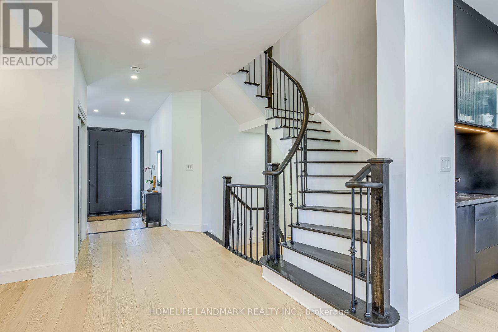 1516 Pinery Crescent, Oakville, Ontario  L6H 7J9 - Photo 22 - W12839670