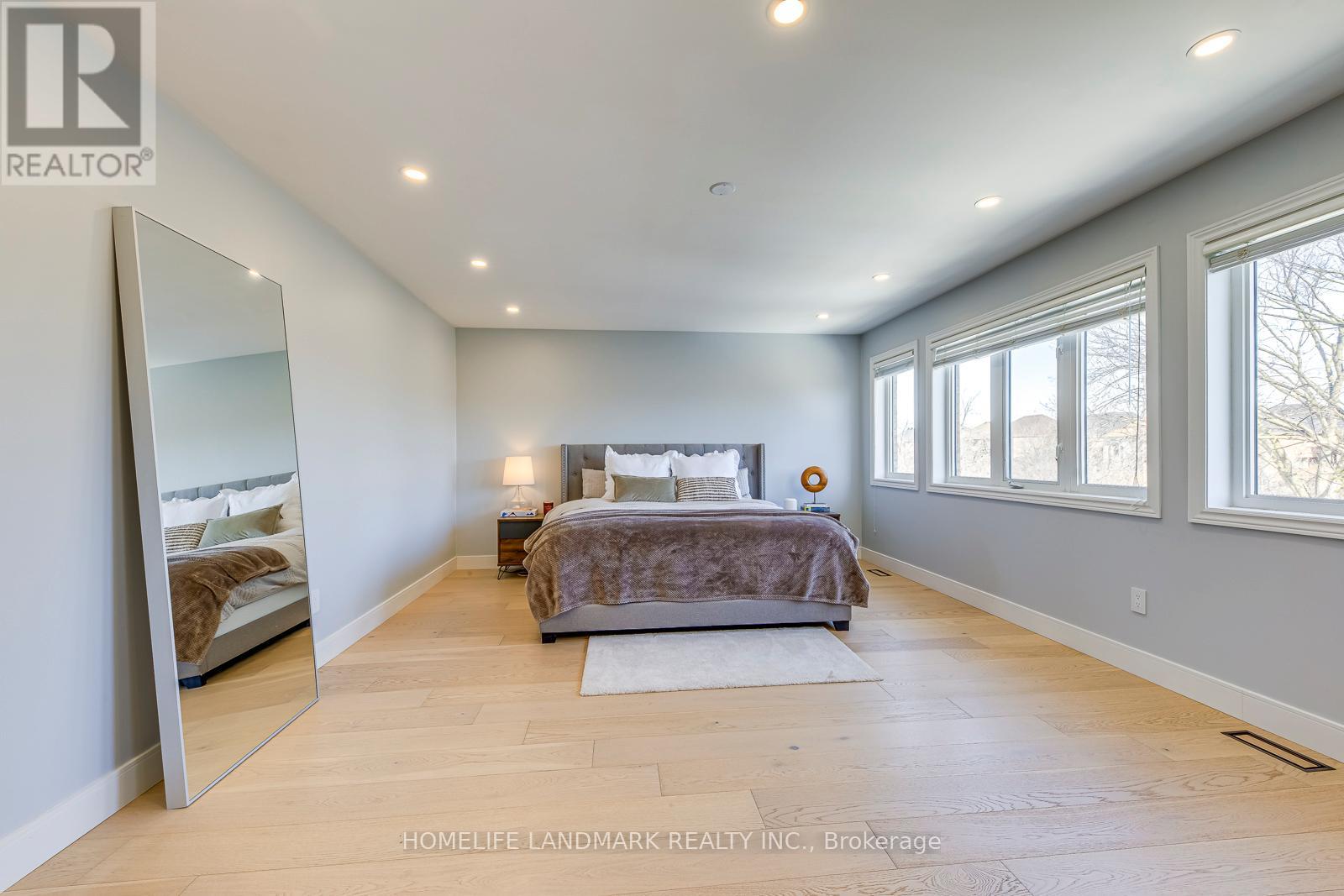 1516 Pinery Crescent, Oakville, Ontario  L6H 7J9 - Photo 25 - W12839670