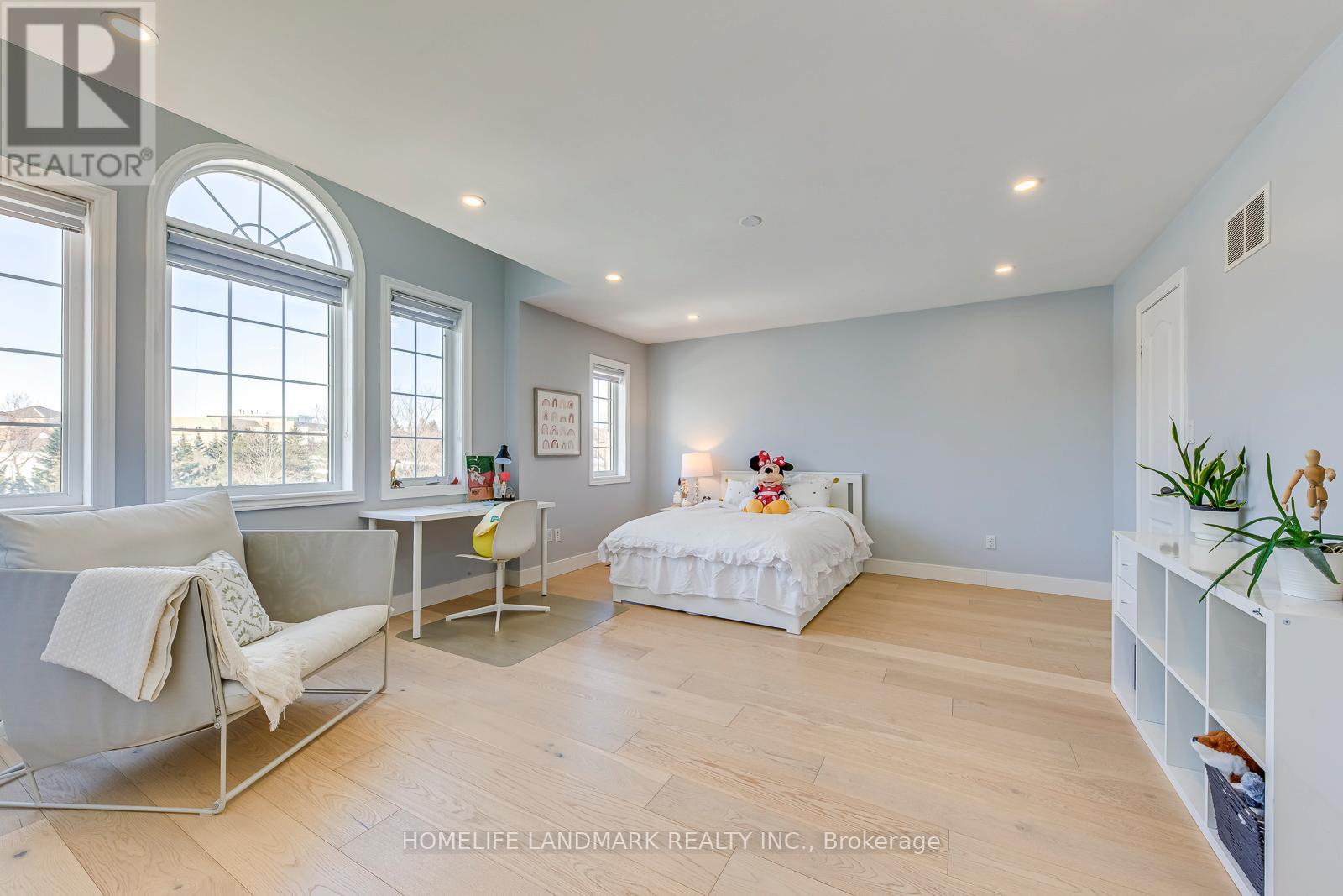 1516 Pinery Crescent, Oakville, Ontario  L6H 7J9 - Photo 29 - W12839670