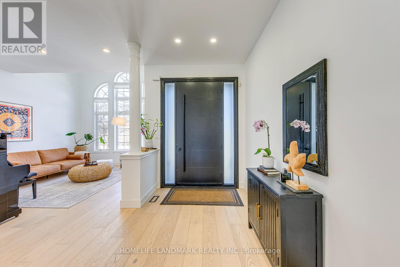 1516 Pinery Crescent, Oakville, Ontario  L6H 7J9 - Photo 3 - W12839670