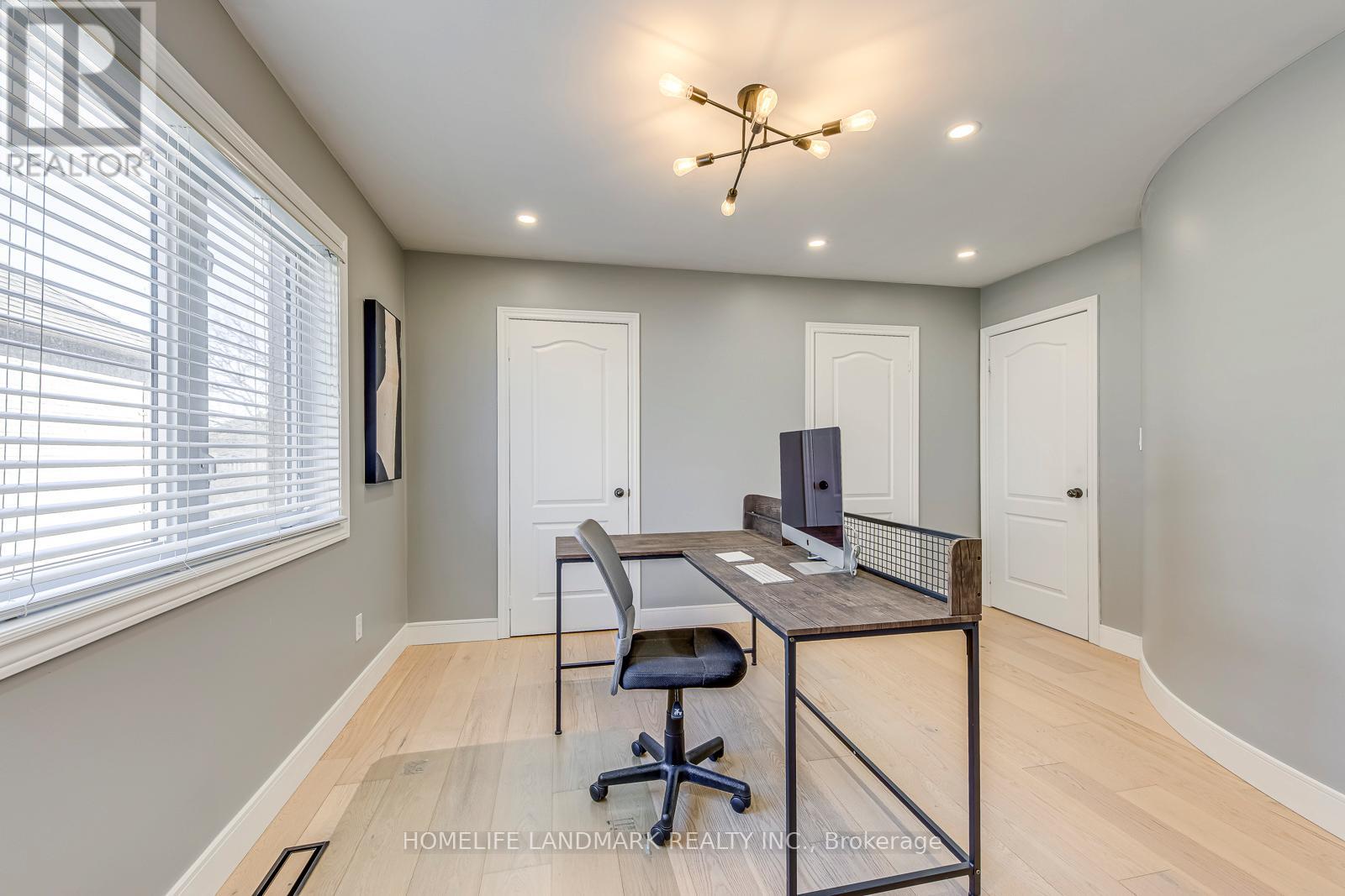 1516 Pinery Crescent, Oakville, Ontario  L6H 7J9 - Photo 33 - W12839670