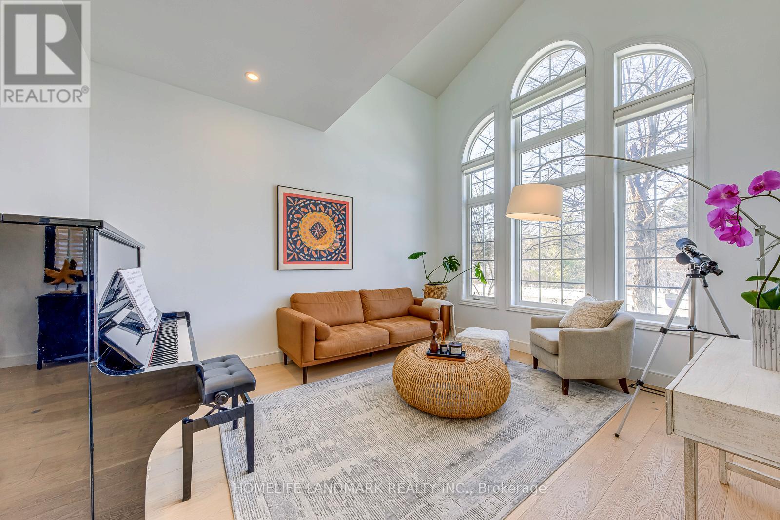 1516 Pinery Crescent, Oakville, Ontario  L6H 7J9 - Photo 4 - W12839670