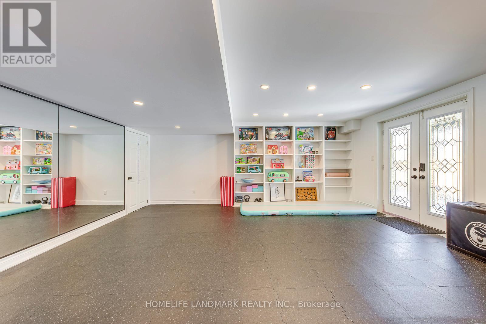 1516 Pinery Crescent, Oakville, Ontario  L6H 7J9 - Photo 43 - W12839670