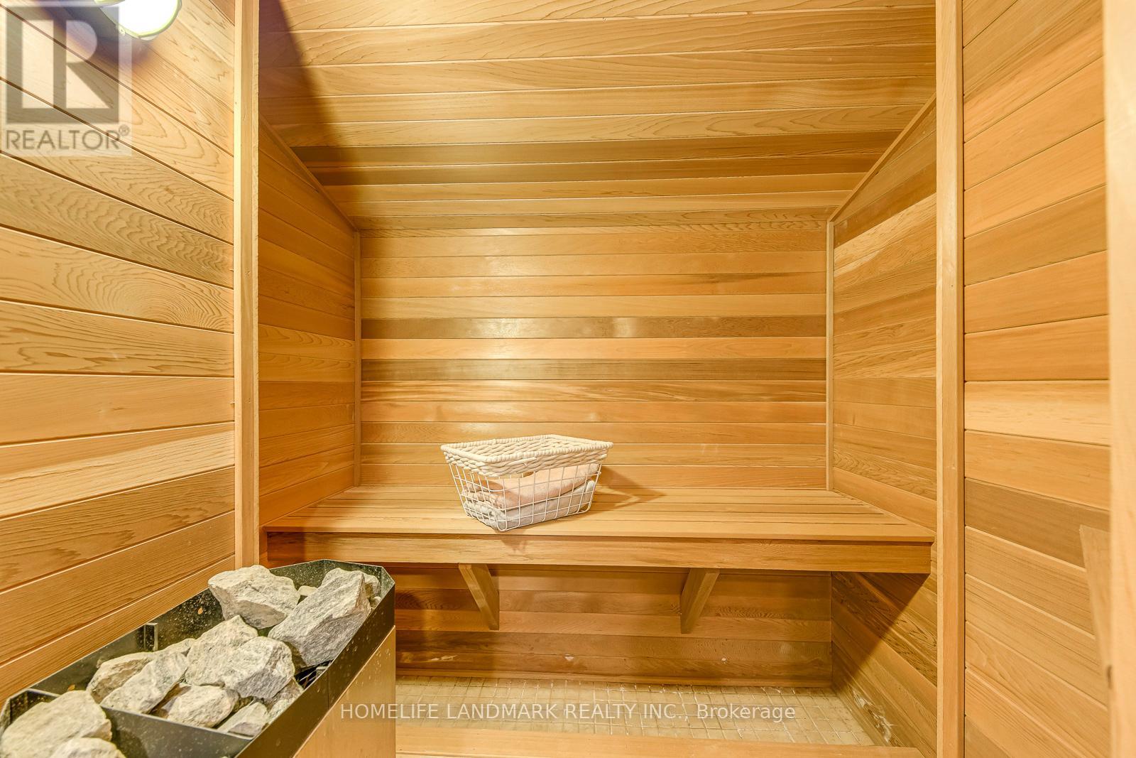 1516 Pinery Crescent, Oakville, Ontario  L6H 7J9 - Photo 45 - W12839670