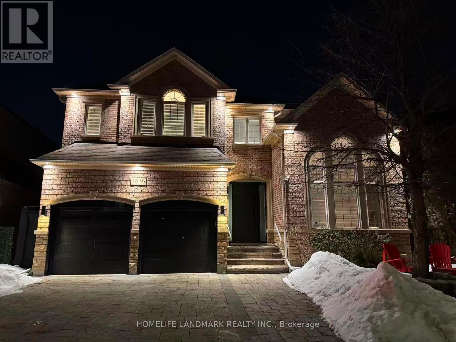 1516 Pinery Crescent, Oakville, Ontario  L6H 7J9 - Photo 48 - W12839670
