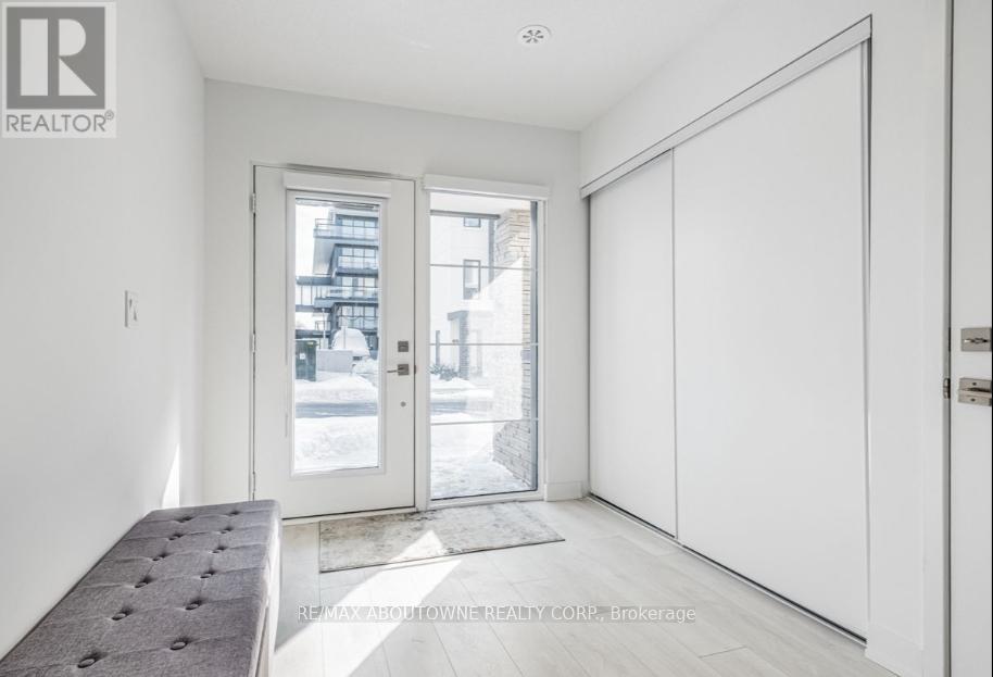 51 - 1121 Cooke Boulevard, Burlington, Ontario  L7T 0C4 - Photo 4 - W12839672