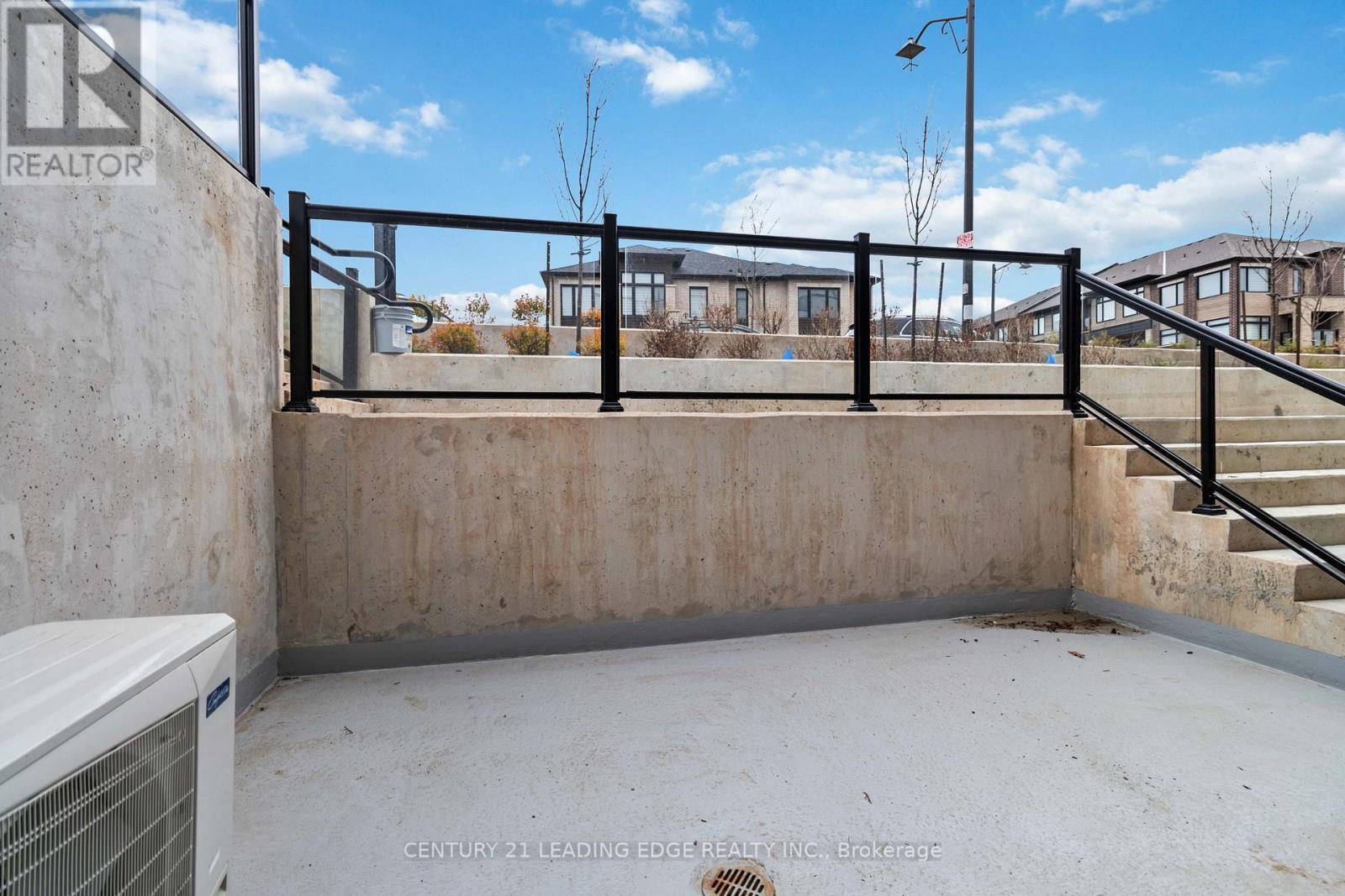 128 - 1569 Rose Way, Milton, Ontario  L9E 0J2 - Photo 3 - W12839676