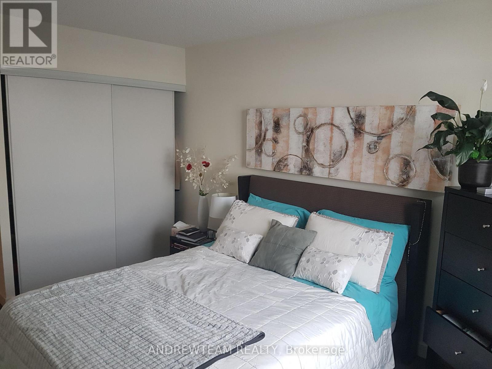 620 - 816 Lansdowne Avenue, Toronto, Ontario  M6H 4K6 - Photo 4 - W12839694