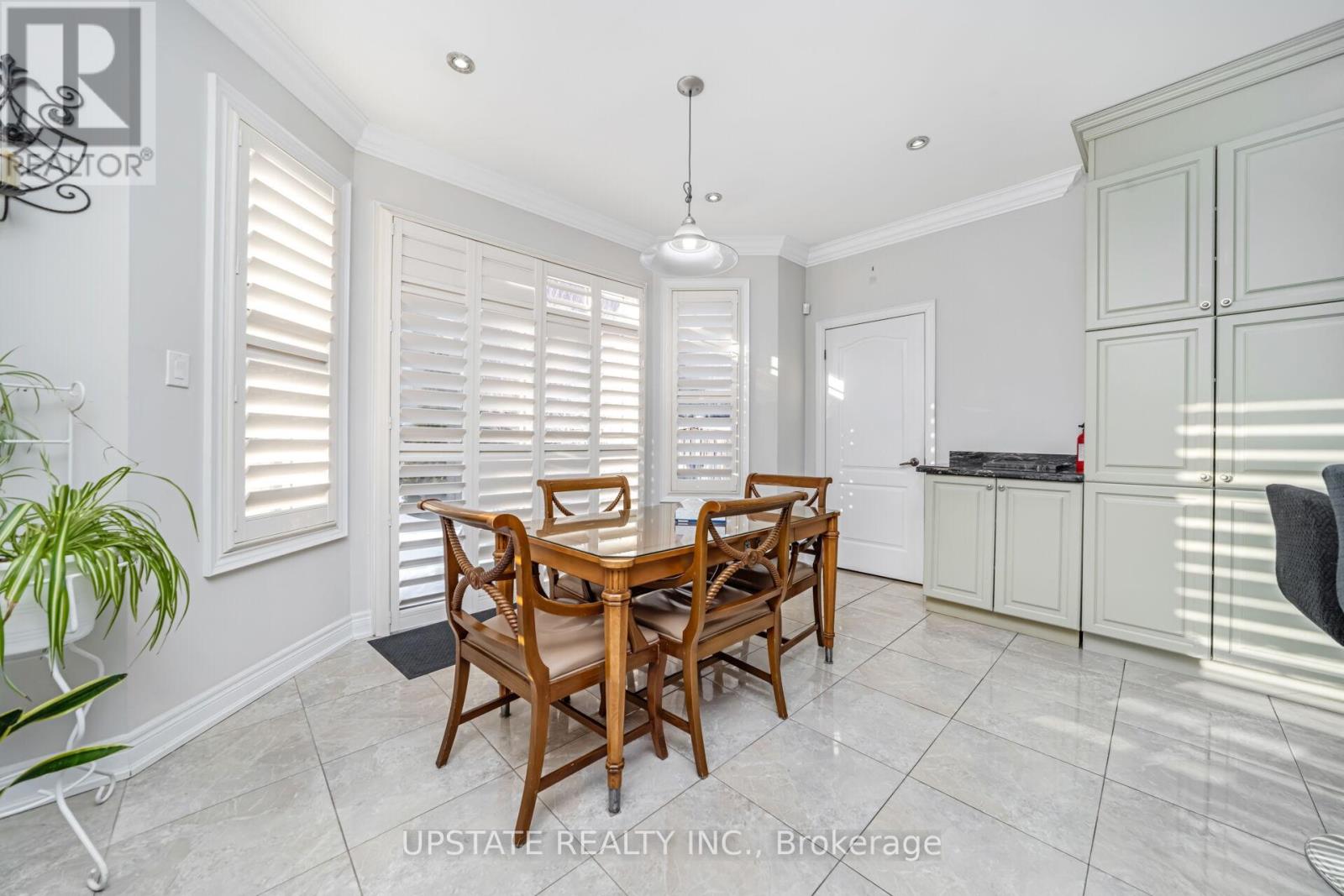 12 Haywood Drive, Brampton, Ontario  L6X 0W1 - Photo 10 - W12839698