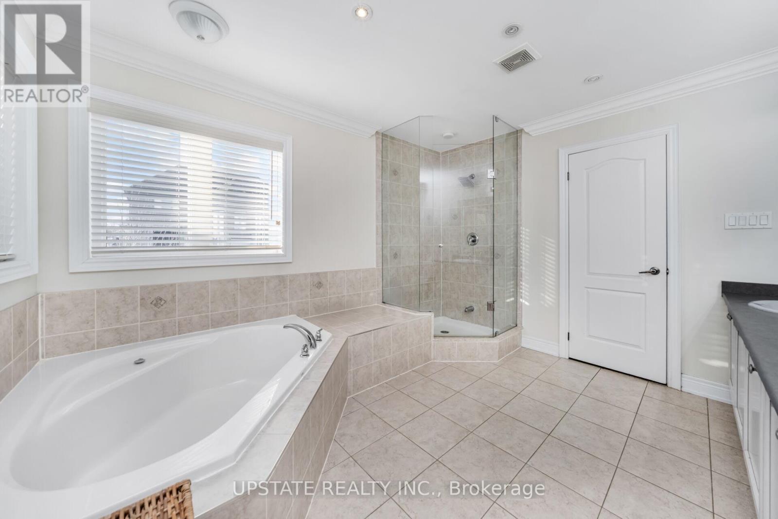 12 Haywood Drive, Brampton, Ontario  L6X 0W1 - Photo 20 - W12839698