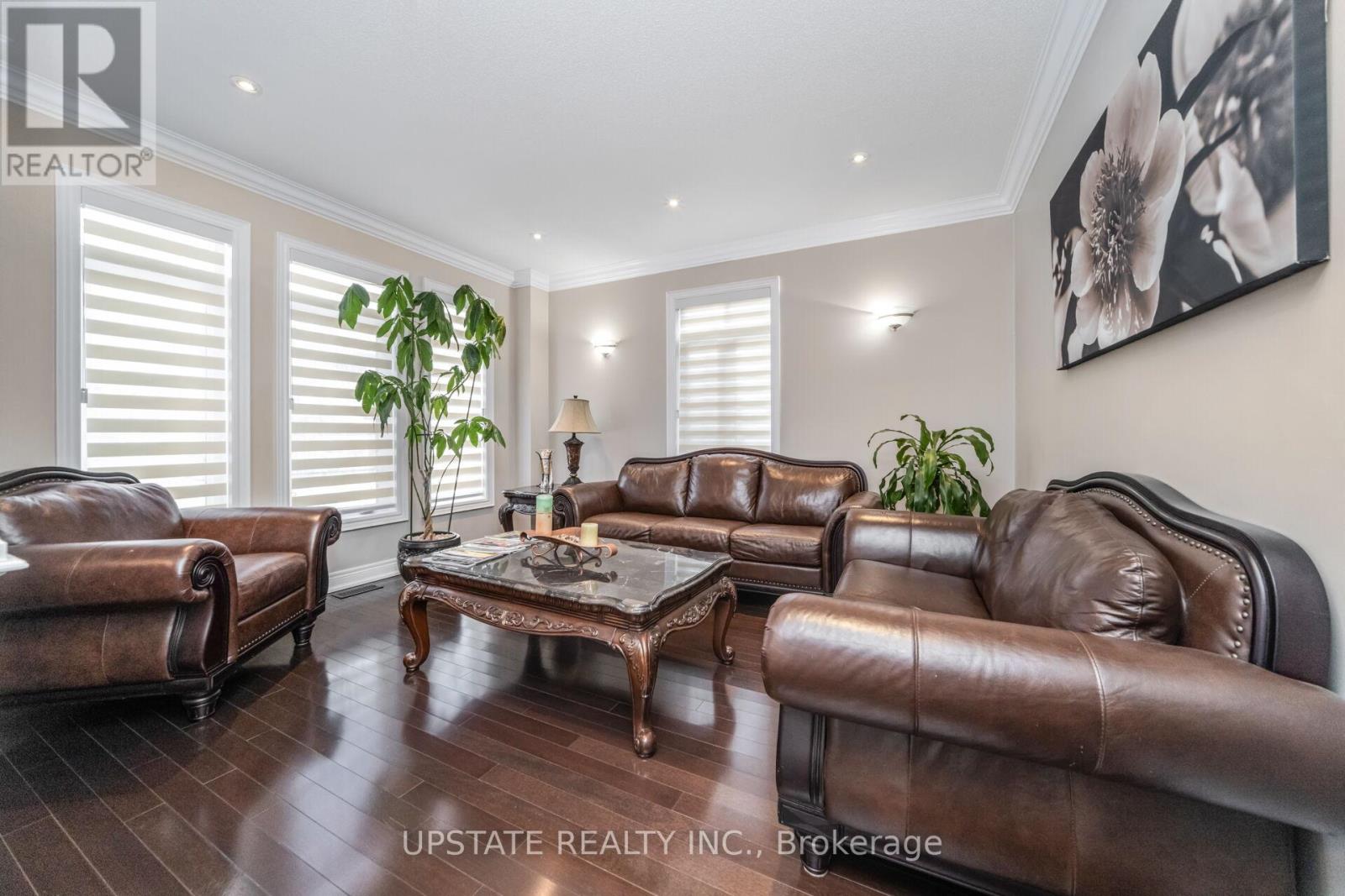 12 Haywood Drive, Brampton, Ontario  L6X 0W1 - Photo 4 - W12839698