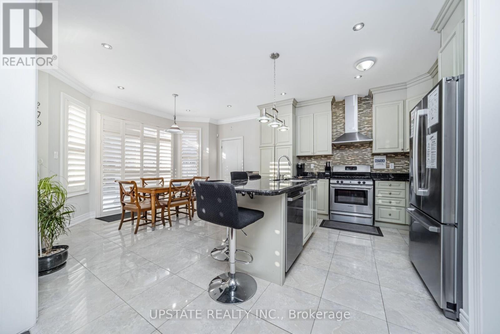 12 Haywood Drive, Brampton, Ontario  L6X 0W1 - Photo 7 - W12839698