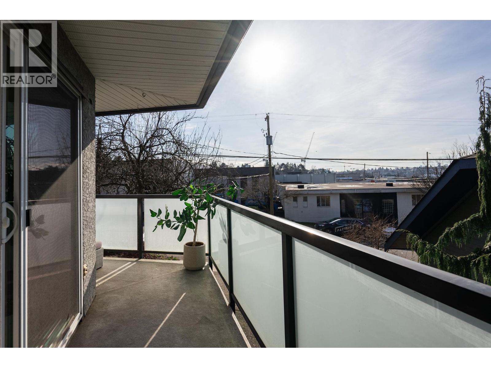 201 1429 William Street, Vancouver, British Columbia  V5L 4W8 - Photo 9 - R3094868