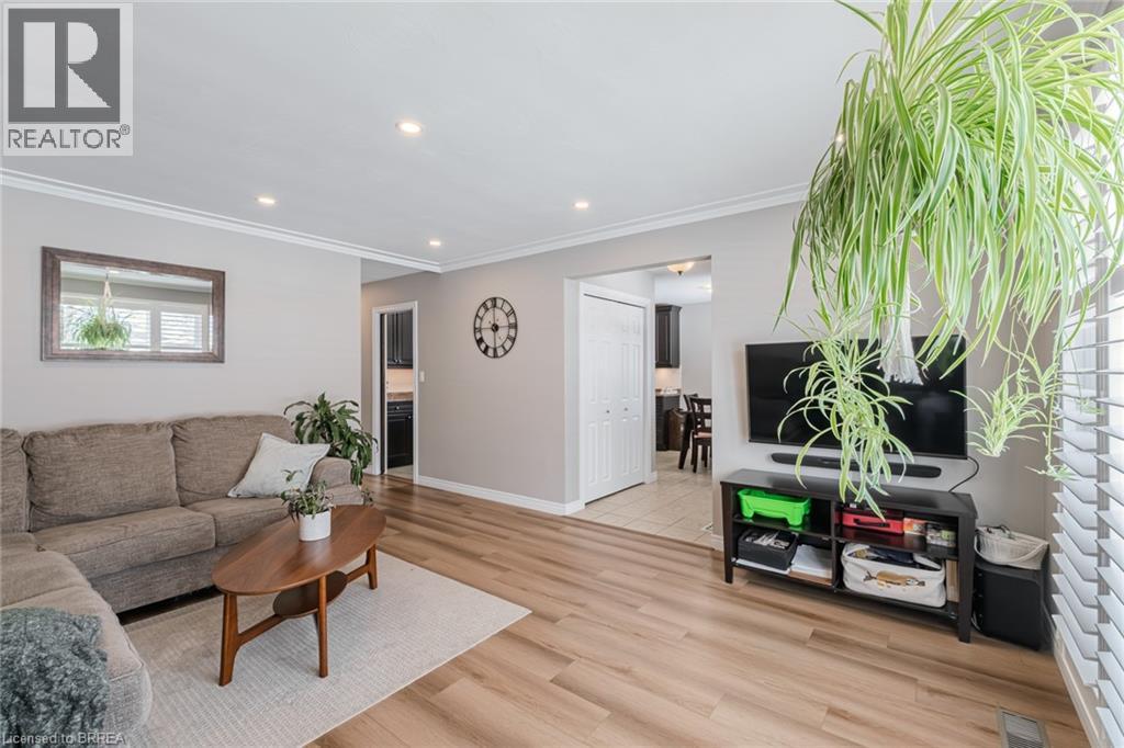 18 Linden Avenue, Brantford, Ontario  N3S 7E2 - Photo 8 - 40807407