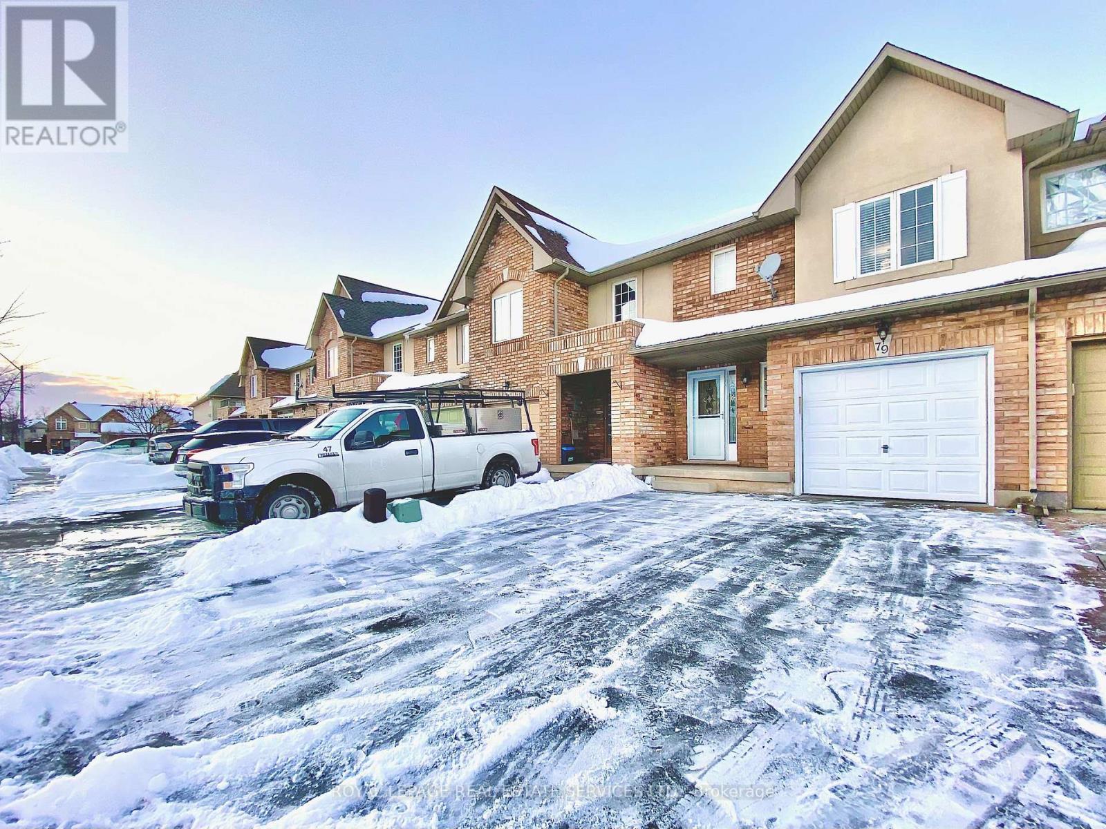 79 Meadow Wood Crescent, Hamilton, Ontario  L8J 3Z7 - Photo 3 - X12839588