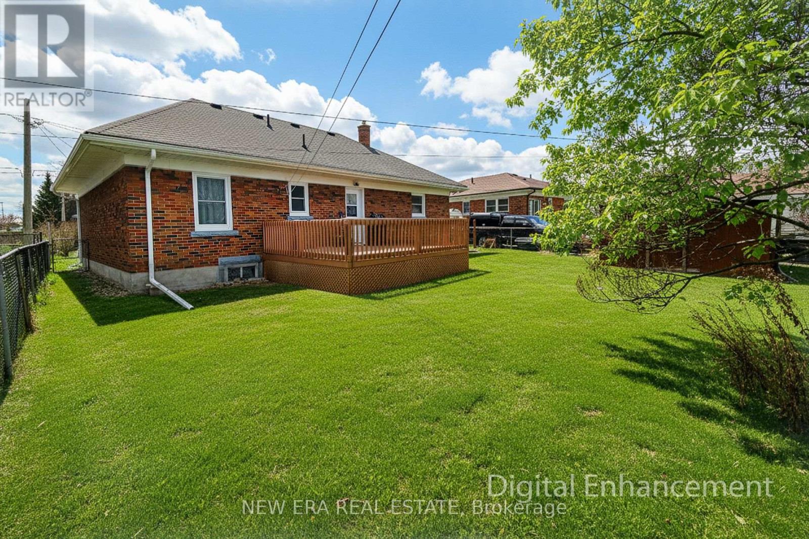 77 Tenth Avenue, Brantford, Ontario  N3S 1G5 - Photo 6 - X12839590