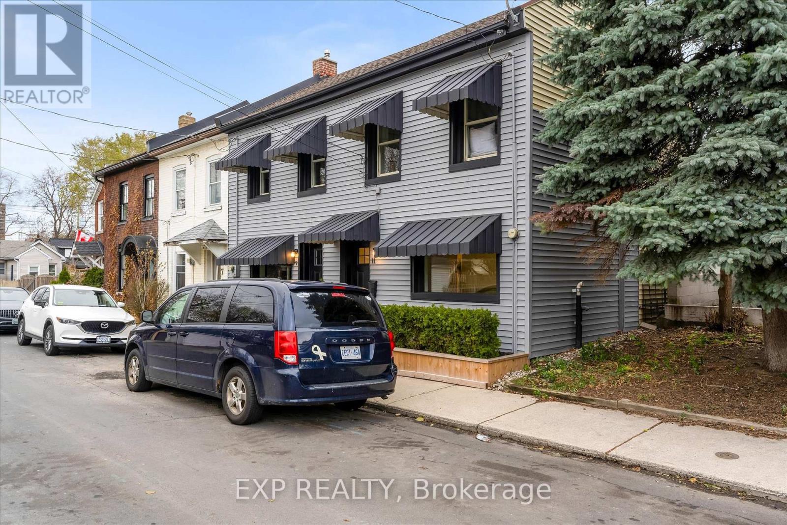 11 Ford Street, Hamilton, Ontario  L8N 2P4 - Photo 2 - X12839678