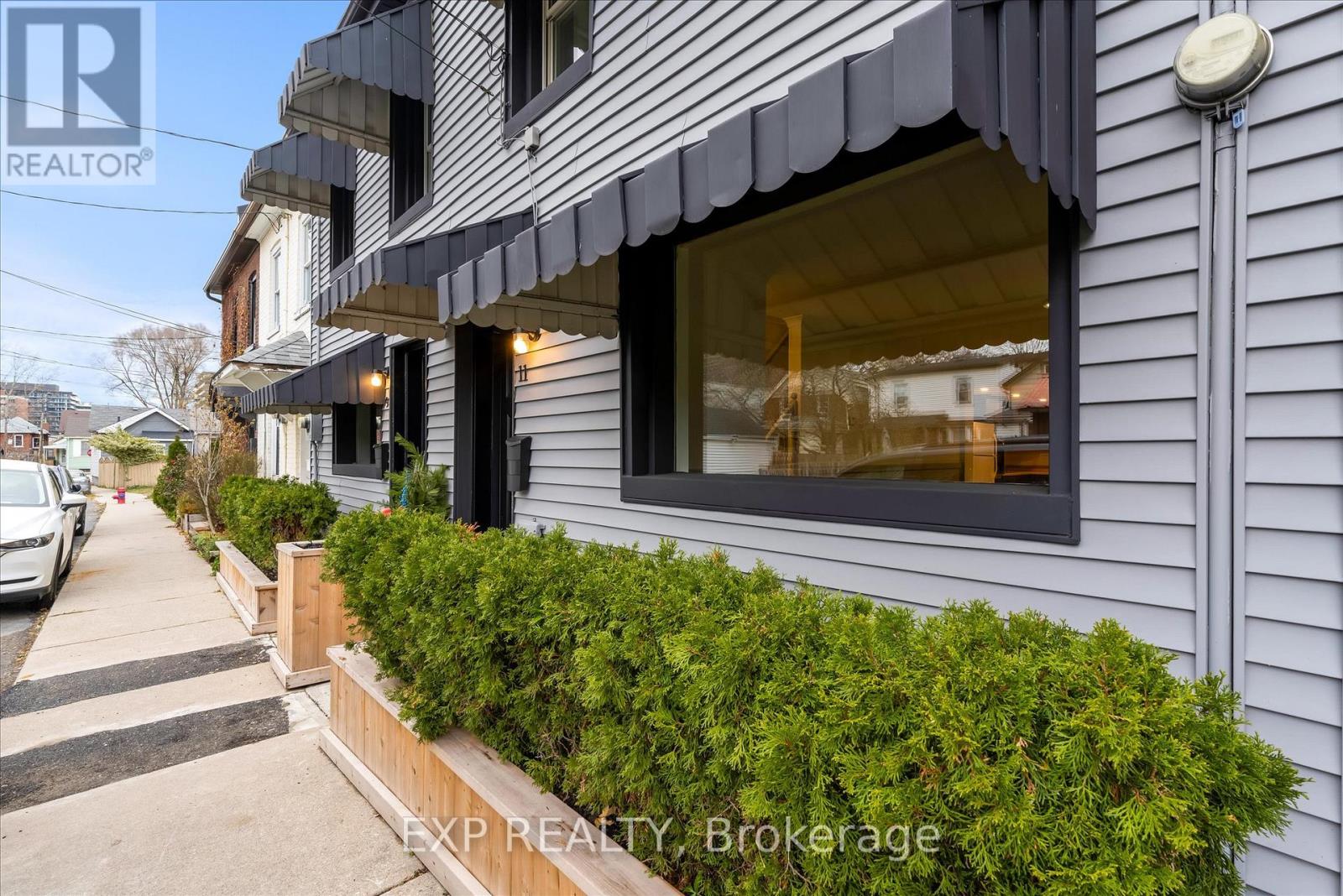 11 Ford Street, Hamilton, Ontario  L8N 2P4 - Photo 3 - X12839678