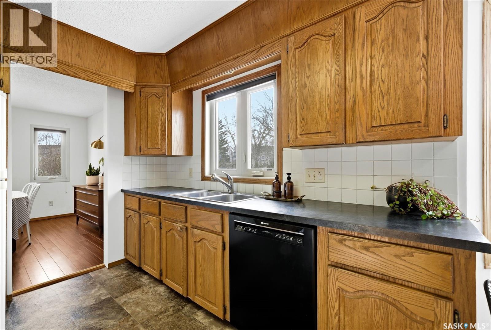 2643 Lacombe Crescent E, Regina, Saskatchewan  S4V 1T4 - Photo 8 - SK029571