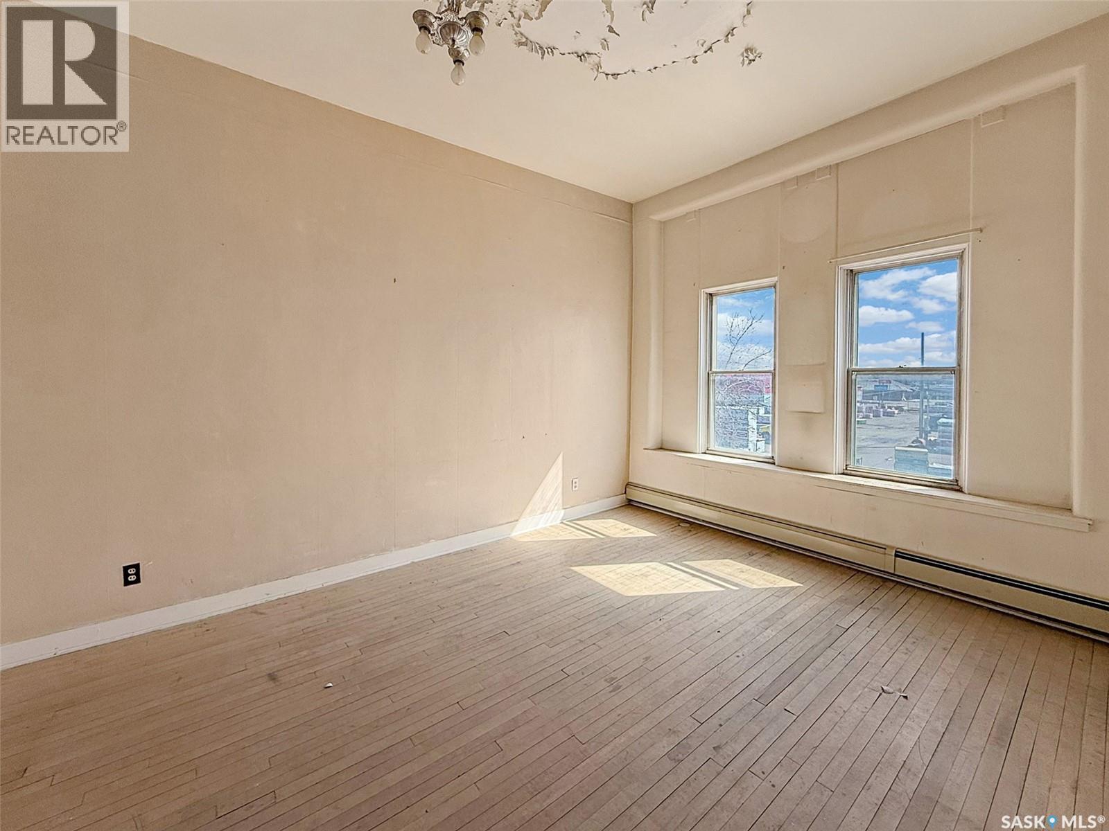 131 Cheadle Street W, Swift Current, Saskatchewan  S9H 0M6 - Photo 46 - SK029552