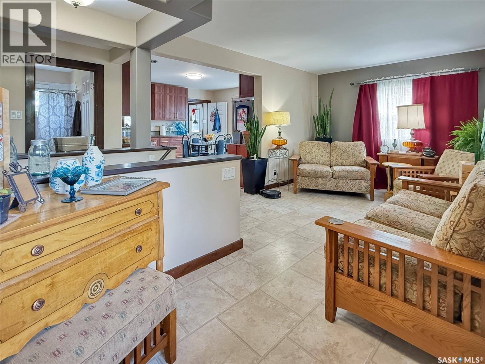 415 6th Avenue Se, Swift Current, Saskatchewan  S9H 3P4 - Photo 8 - SK029483