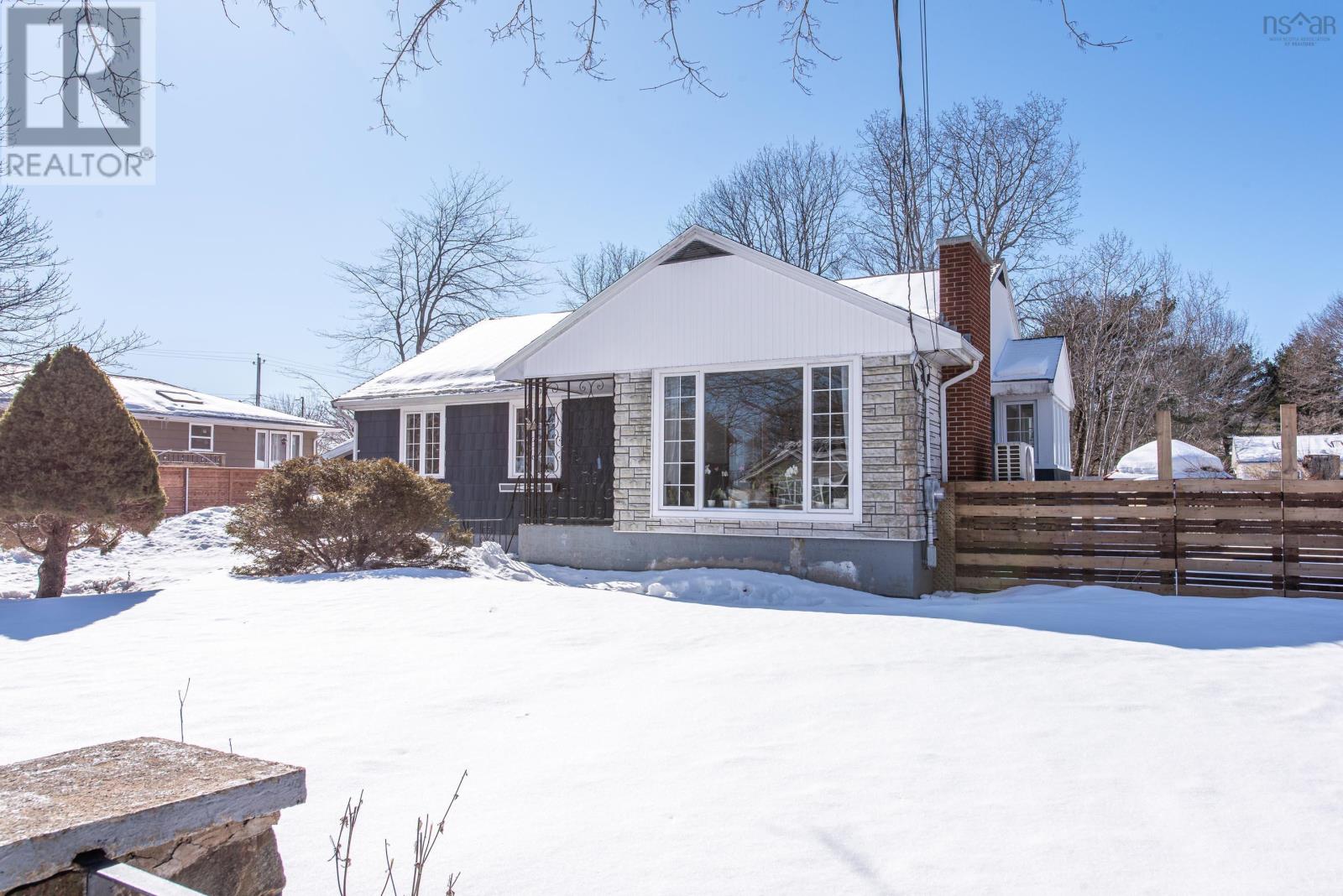 6 Colindale Street, Halifax, Nova Scotia  B3P 1E3 - Photo 3 - 202603722