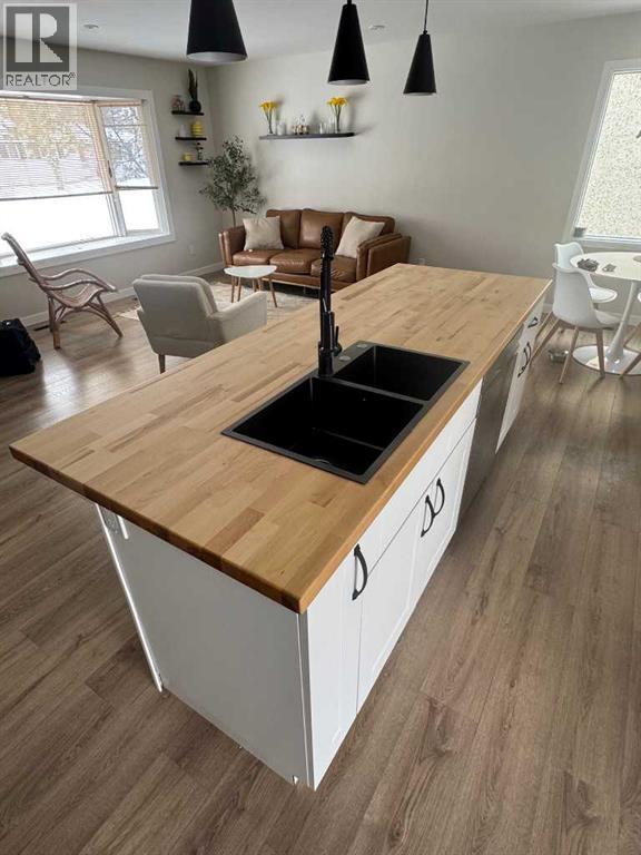 22 Osborne Street, Red Deer, Alberta  T4N 5C2 - Photo 7 - A2287974