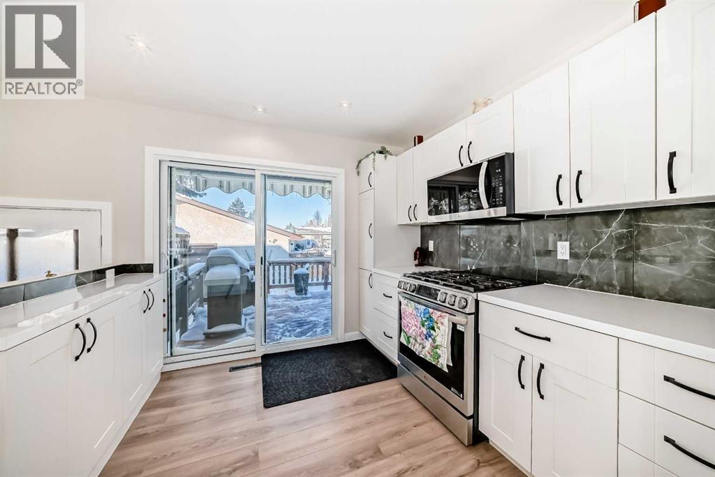 22 Osborne Street, Red Deer, Alberta  T4N 5C2 - Photo 9 - A2287974