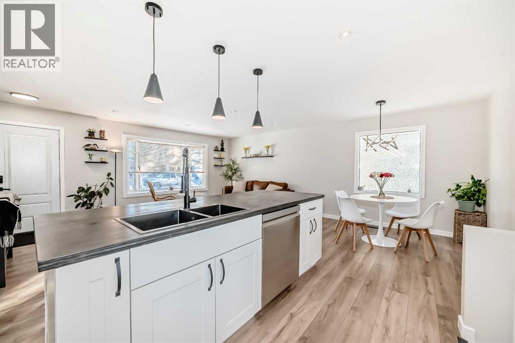 22 Osborne Street, Red Deer, Alberta  T4N 5C2 - Photo 12 - A2287974