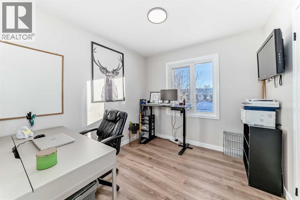 22 Osborne Street, Red Deer, Alberta  T4N 5C2 - Photo 21 - A2287974