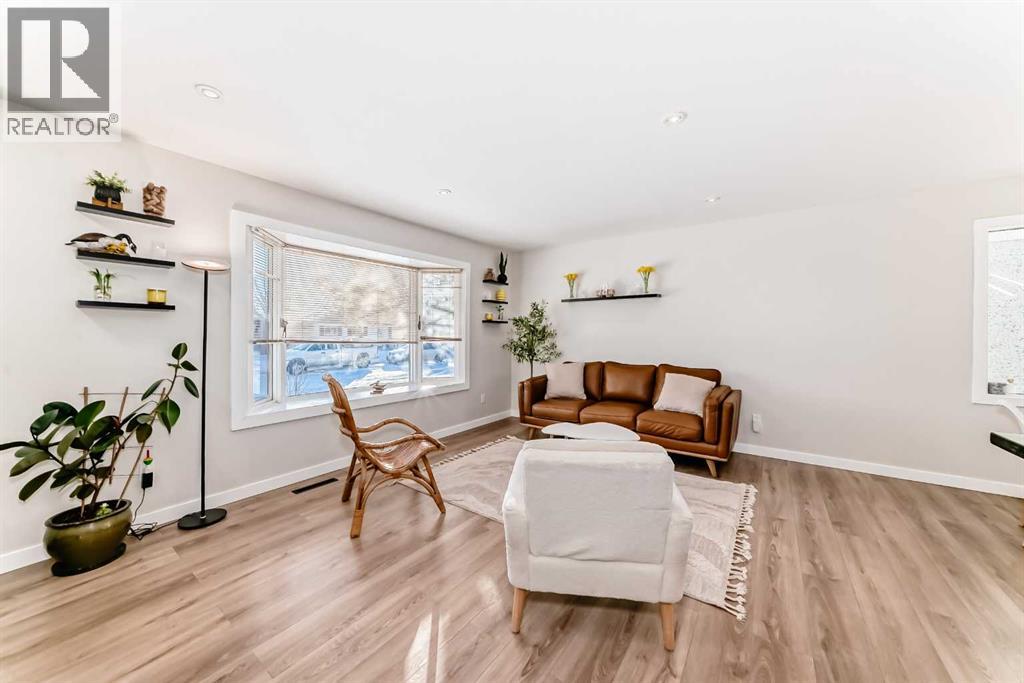 22 Osborne Street, Red Deer, Alberta  T4N 5C2 - Photo 14 - A2287974