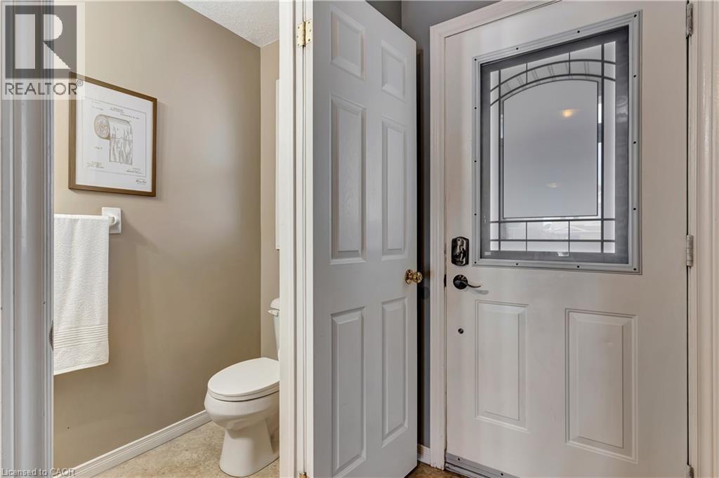 477 Activa Avenue, Kitchener, Ontario  N2E 4C1 - Photo 5 - 40808715