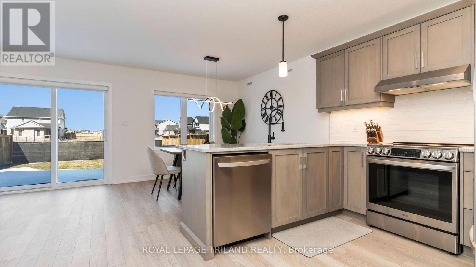 131 Empire Parkway, St. Thomas, Ontario  N5R 0N5 - Photo 6 - X12839868